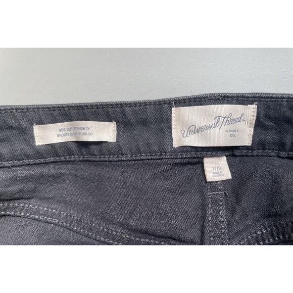 Universal Threads Women's High-Rise 90's Cutoff Black Jean Denim Shorts Size 17R - Picture 6 of 9
